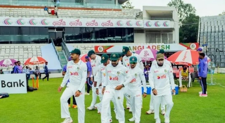 রিজওয়ানকে ফেরালেন তাইজুল, লিড পাবে বাংলাদেশ ? 
